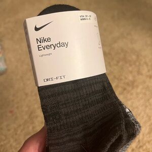 NWT Nike Everyday Lightweight Dri Fit Socks